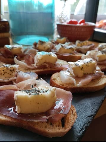 Bistrot du Grand Liot tartine speck camembert