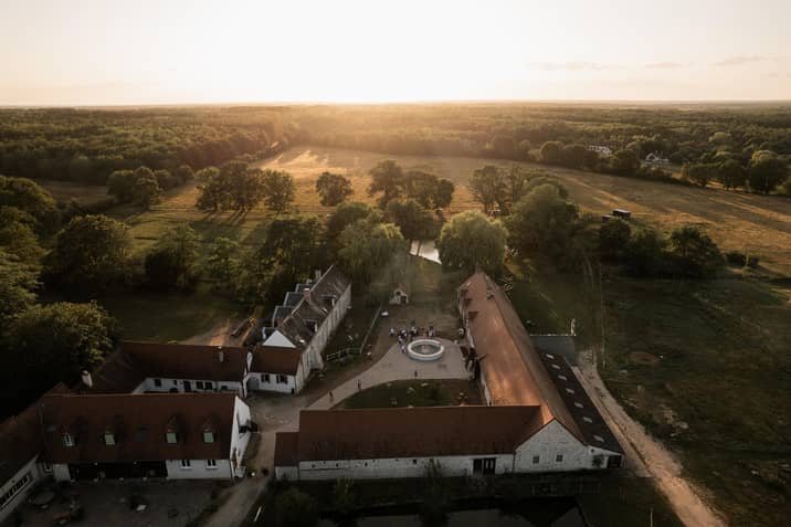 Vue aérienne du domaine au coucher du soleil