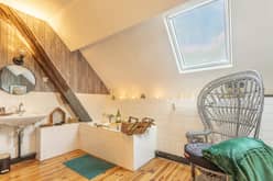 Salle de bain attenante à la chambre nuptiale, dans le manoir